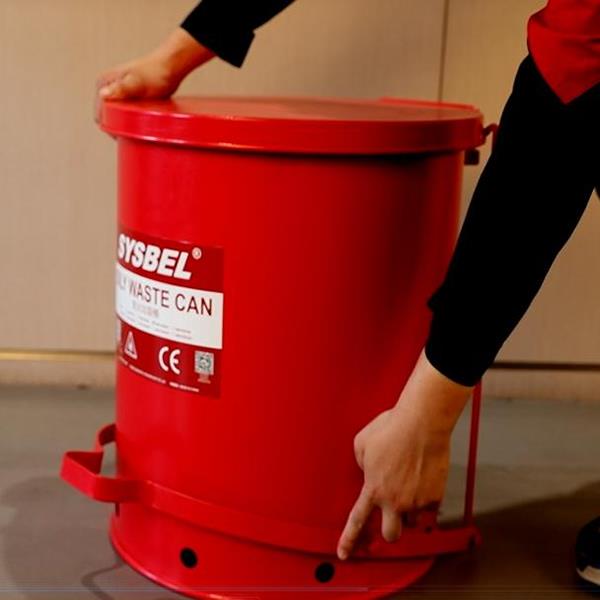 oily waste can